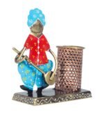 Handcrafted Metal Musician Pen Holder - Image 4