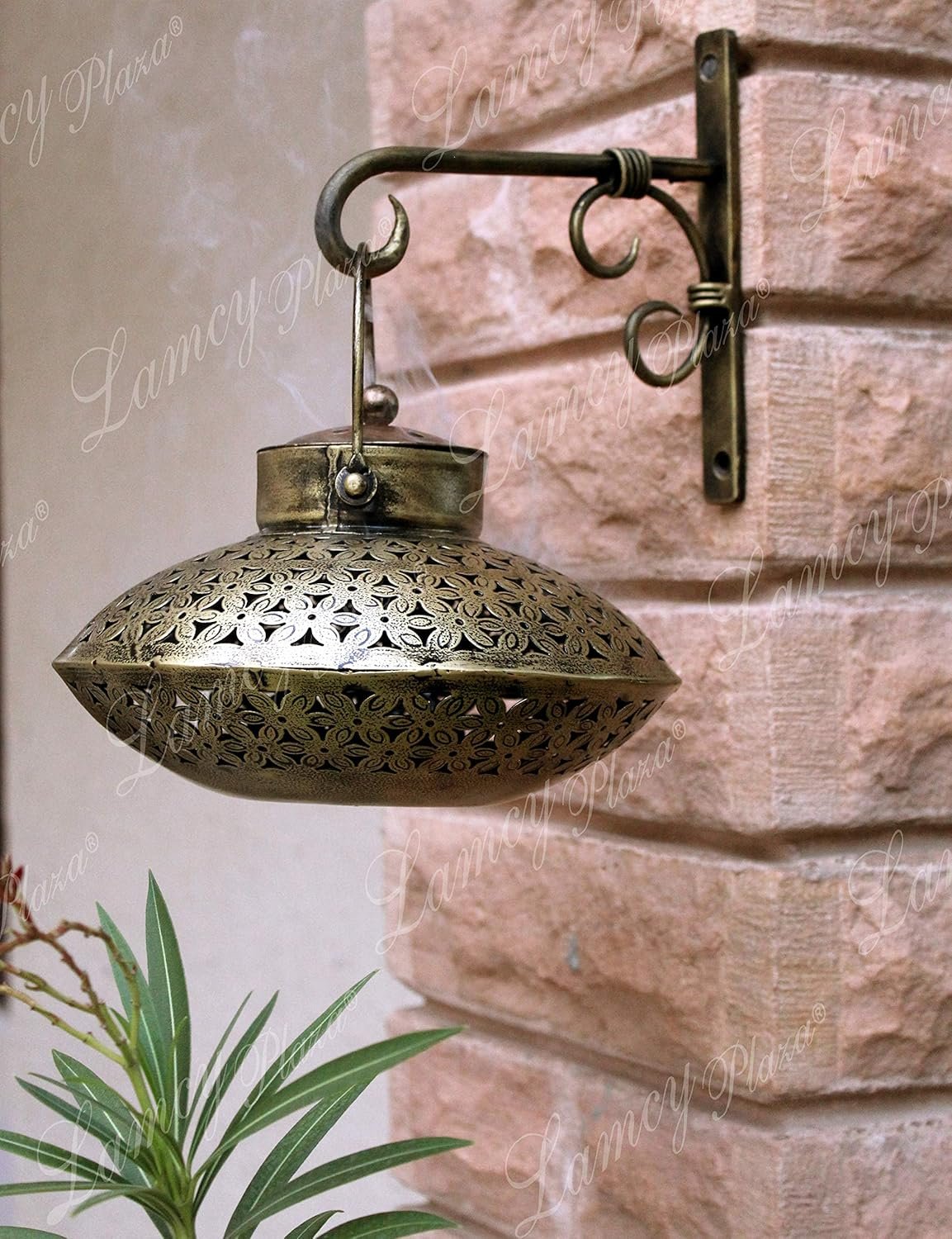 91ClbPoOpfL._SL1500_ Jodhpur Crafts Solimo Iron Degchi Doop Stand & Tealight Candle Holder for Home Decor (Netted Style), Gold - Image 1